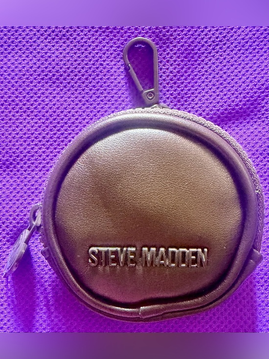 Steve Madden Handbags - Steve Madden Small Round Brown Coin Pouch with Clip